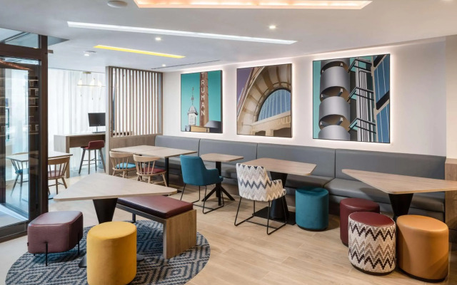 Hampton by Hilton London City