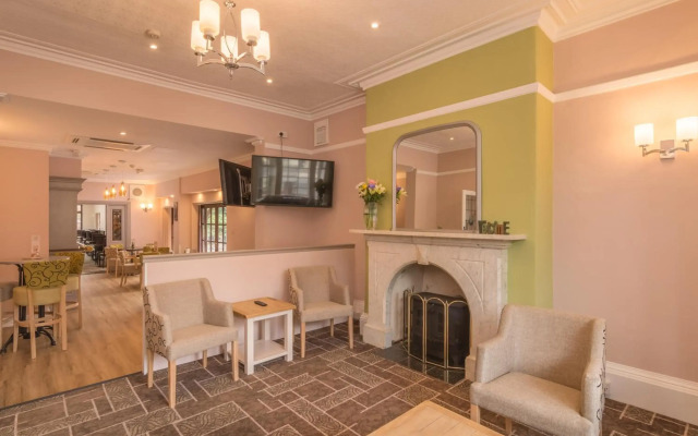 Bridge House Hotel