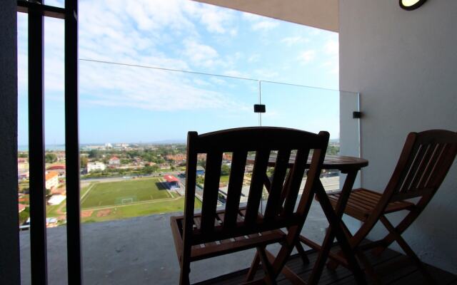 D'wharf Residence PD Waterfront Balcony View by AirPlan