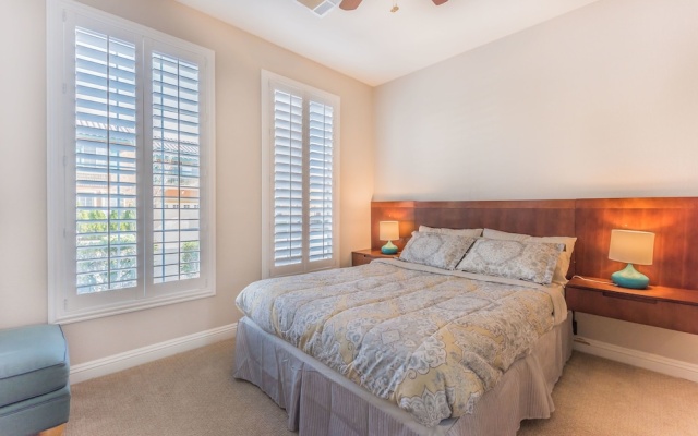 Luxurious 4BR 9min to LV Strip Sleeps 16