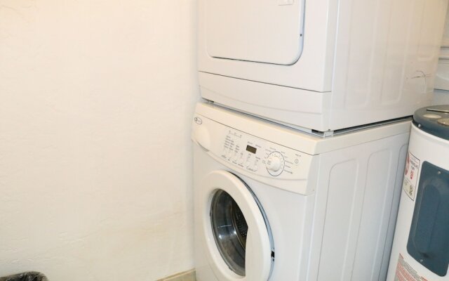 Jamaica Royale - 022 - 1 Br Condo