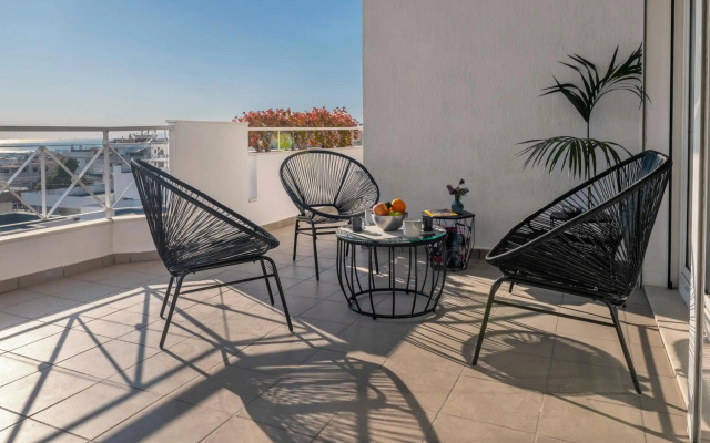 Bright 3 bd apt, Hellenikon Metr. Park , Glyfada