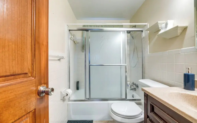 Central Apt in Cheektowaga w/ Private Deck!