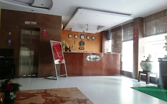 OYO 4184 Hotel Raj