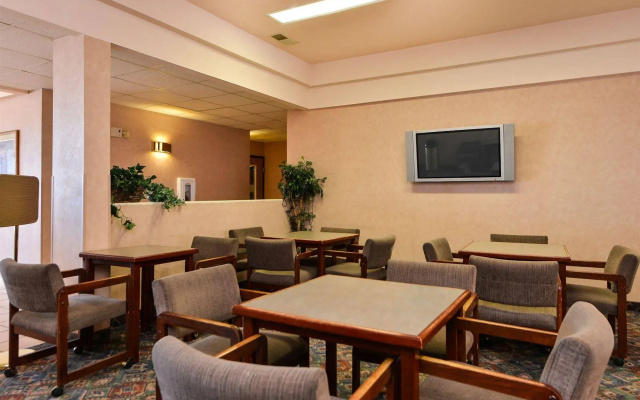 Econo Lodge Inn & Suites Jackpot near Casino