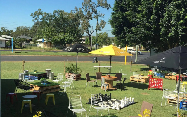 Black Nugget Hotel Motel