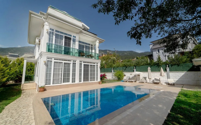 Villa w Private Pool Garden 10 min to Oludeniz