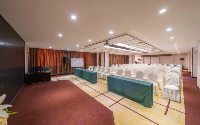 Katie Hotel (Nanning Anji Avenue 33 Middle Metro Station)