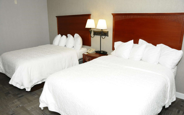 Hampton Inn & Suites Redding