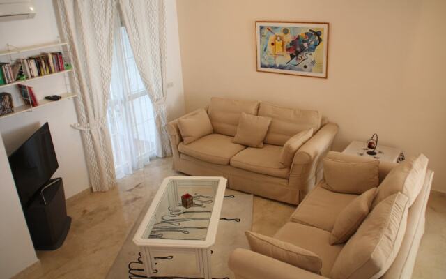Beautiful Town House With Air Conditioning In Secure Urbanisation Internet