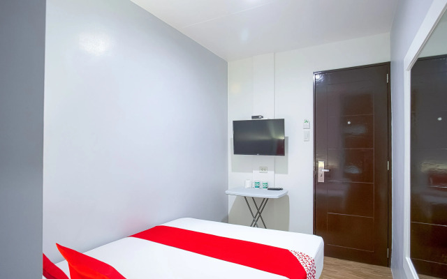 OYO 793 Dg Budget Hotel