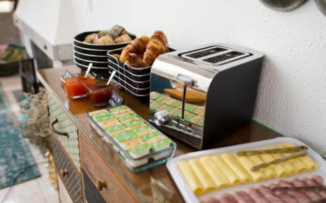 Art 4 You Cascais Hostel & Suites