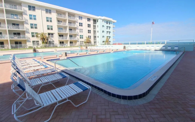 Sea Coast Gardens III 414