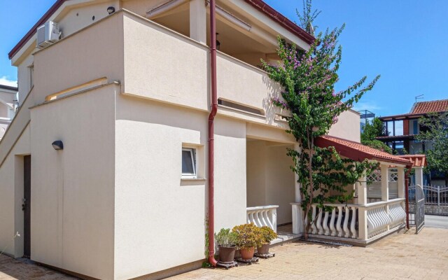 Beautiful Apartment in Vir With Wifi and 2 Bedrooms