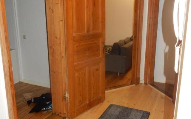 Zentrale 3 Zimmer Altbauwohnung mit Balkon