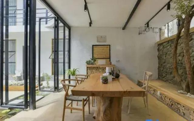 Manting Sixiang Courtyard-Style Hotel