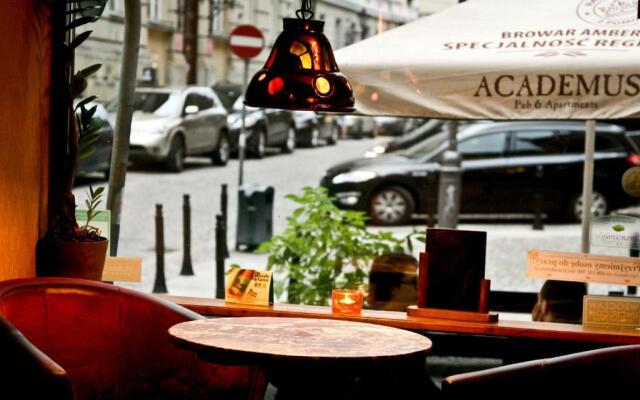 Academus - Cafe/Pub & Guest House