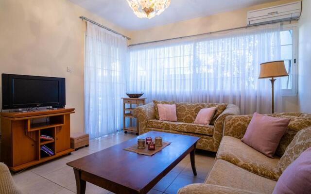 200 Meters To The Beach 2 Bedroom Appartment
