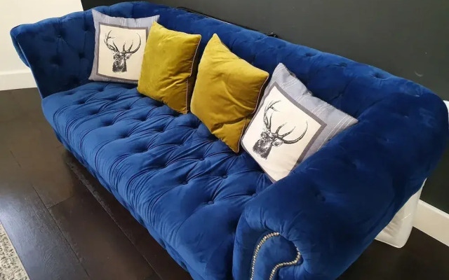 Contemporary Executive Apartment