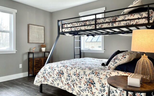 Relaxing Riverside 10 Minutes to Shipshewana