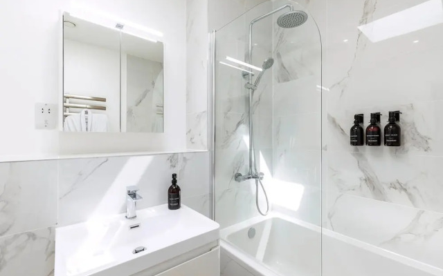 Upscale & Serene Getaway - Prime Chelsea Location!
