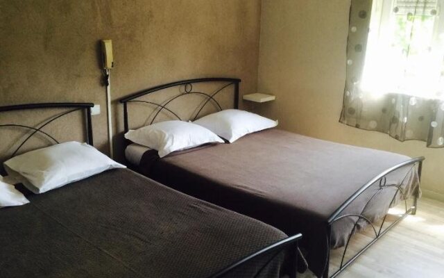 L'Excess Hotel
