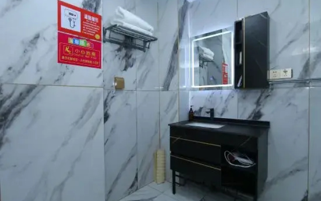 Kaibin International Hotel (Zhengzhou High-speed Railway Station)