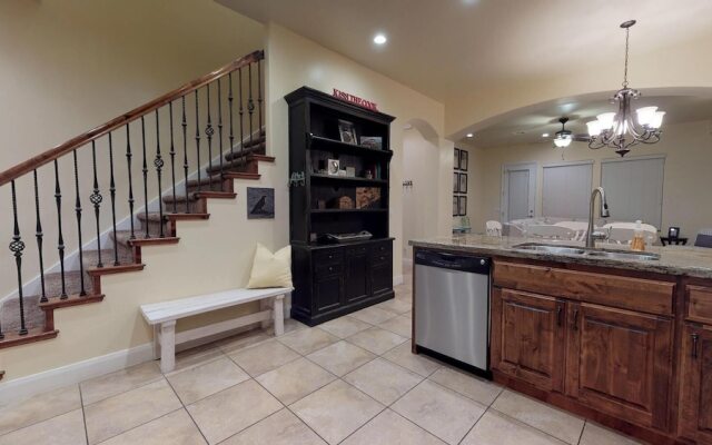 Pilot's Landing 4 Bedroom Apts