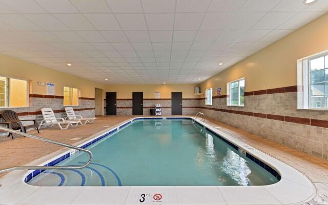 Days Inn & Suites by Wyndham Manheim Lebanon