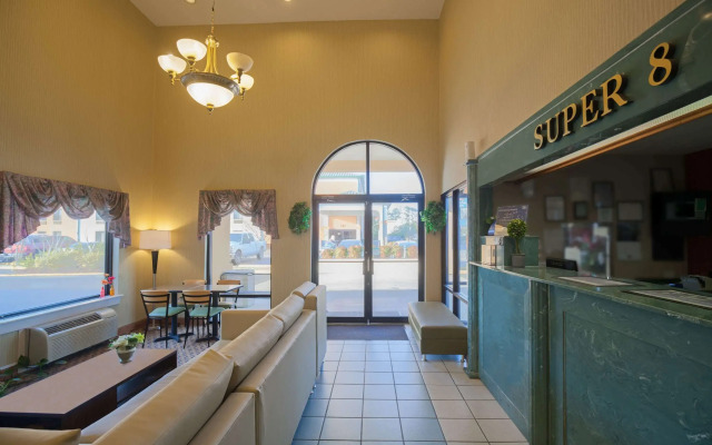 Super 8 by Wyndham Hammond