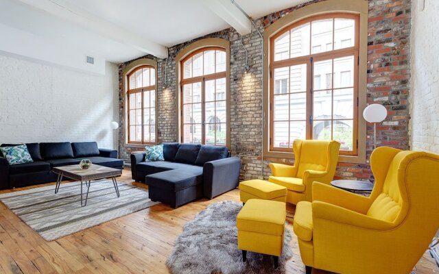 Bachelor Pad by Hometrotting