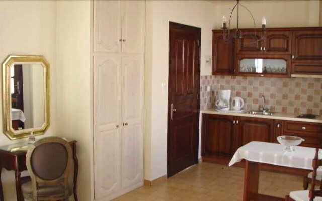 Maria Studios Rooms and Apartments