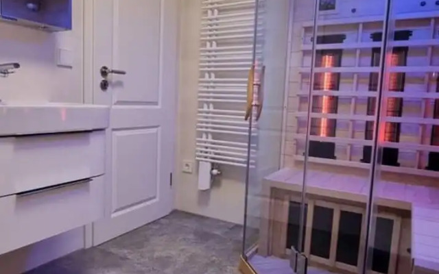 Kommodig Utkiek Modern Retreat