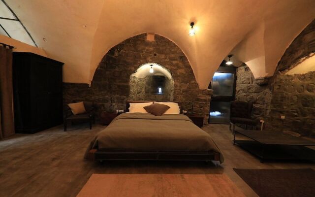 Dona Castle