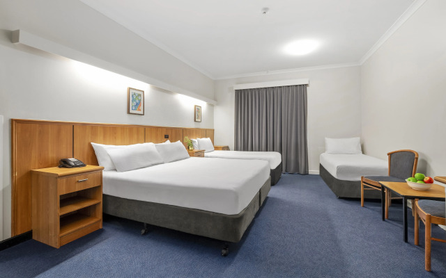 Metro Hotel Perth City