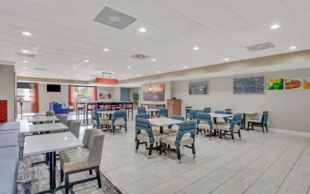 Quality Inn Dalton East