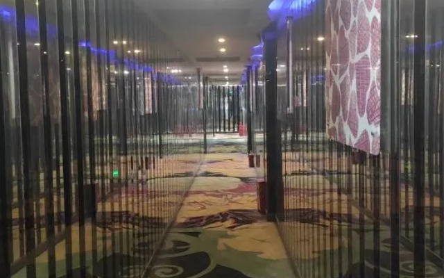 Shanghai Viking Theme Hotel(Sheshan Subway Station Store)