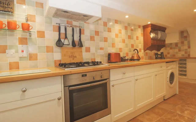 4 Barton Cottages