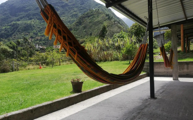 Montano Camping & Hostel