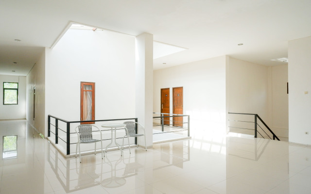 RedDoorz @ Kratonan Solo
