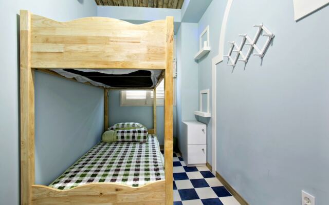 Maya Guesthouse - Hostel