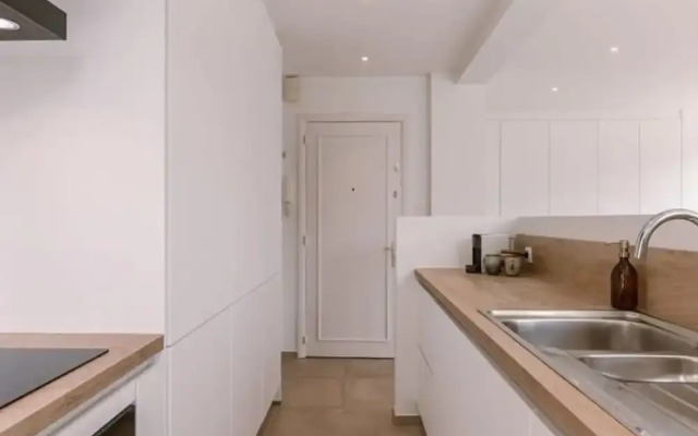 Bright Modern Apartment Close to the Casino