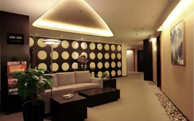 Hundred Centuries Hotel