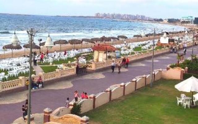 شاطئ المعموره الاسكندريه 01272849001