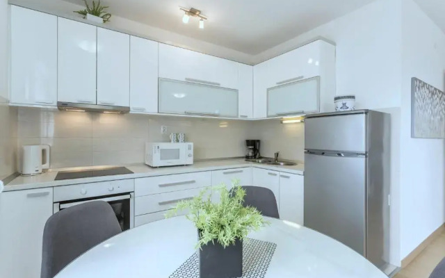 Iris Apartments