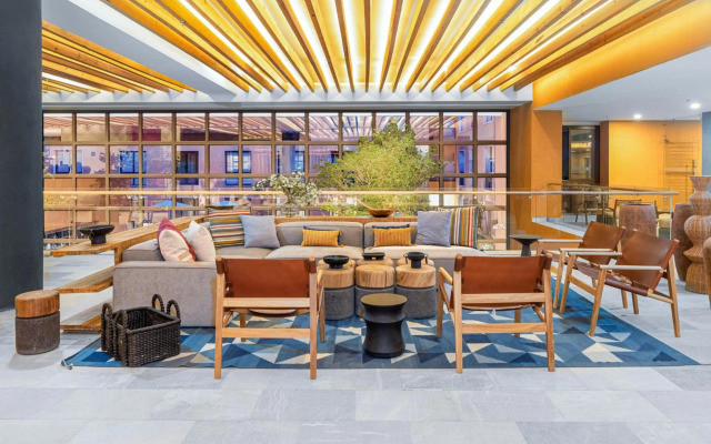 Cleviá, San Miguel de Allende, Autograph Collection