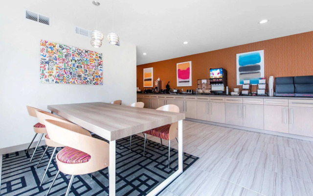 Best Western Erie Inn & Suites