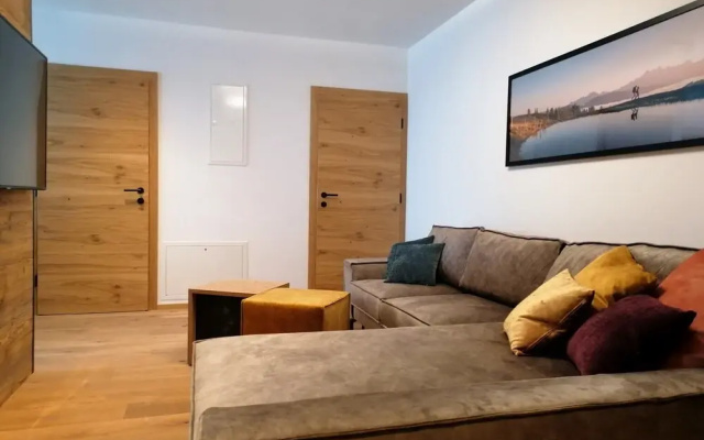 Lovely Apartment With Mountain Views