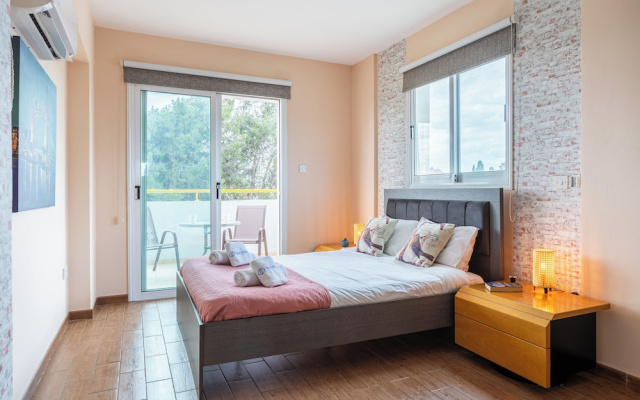 Melograno 2-BR Apt. & Terrace in Larnaca
