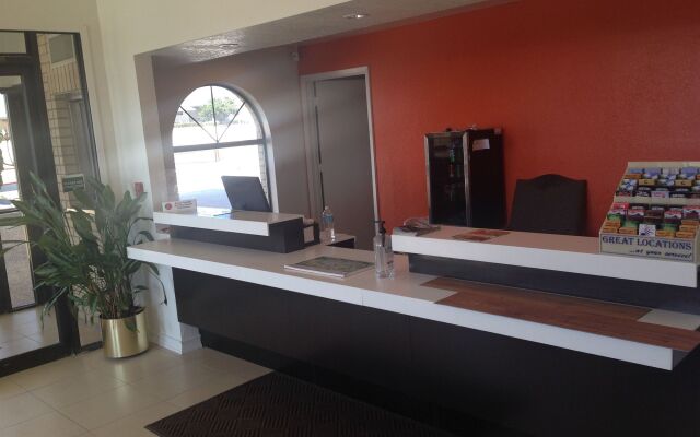 Motel 6 San Antonio, TX - Fiesta Trails
